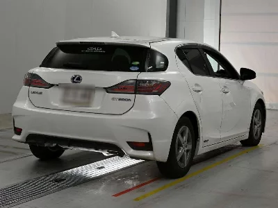 Lexus CT200h