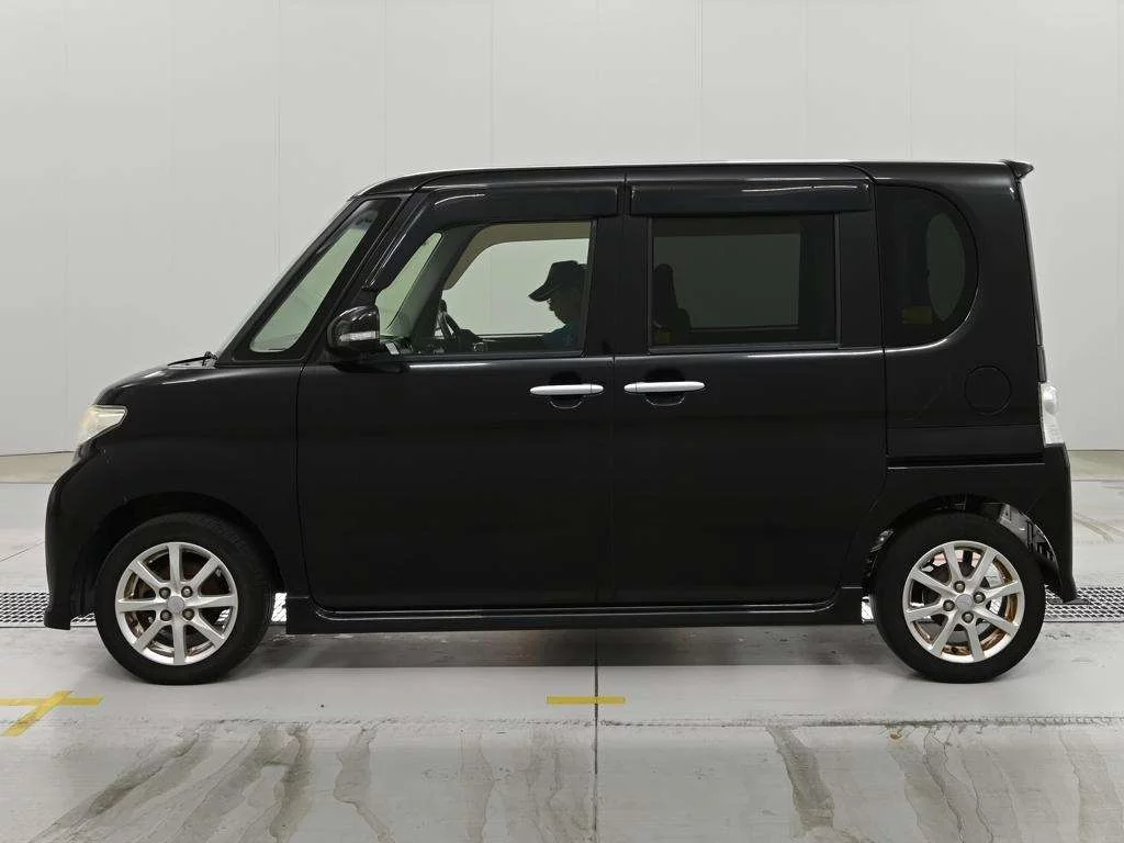 Daihatsu Tanto  с аукциона в Японии