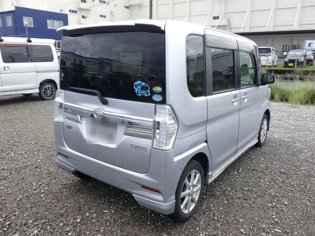 Daihatsu Tanto  с аукциона в Японии