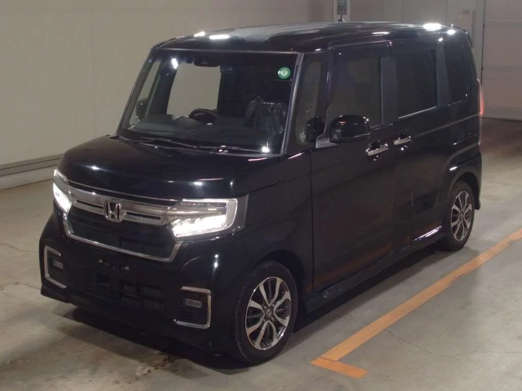 Honda N BOX CUSTOM  с аукциона в Японии