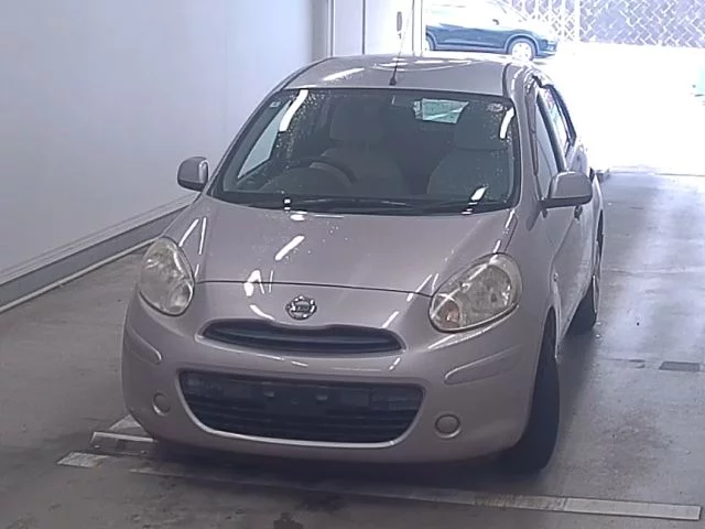 Nissan March  с аукциона в Японии