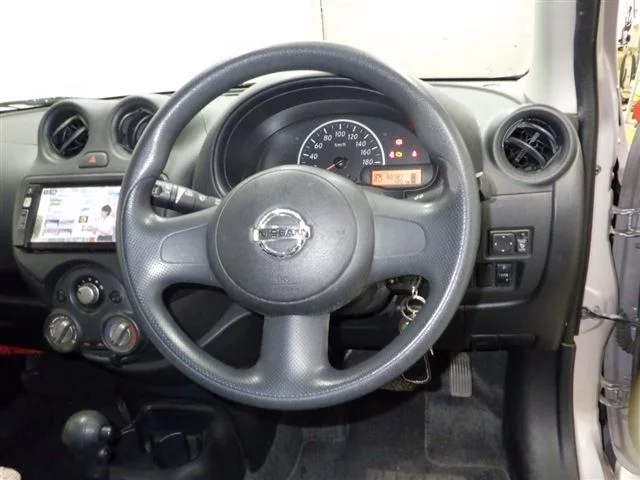 Nissan March  с аукциона в Японии