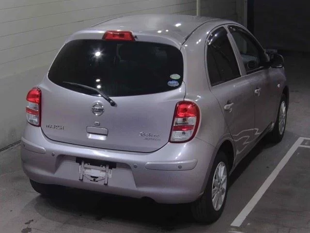 Nissan March  с аукциона в Японии