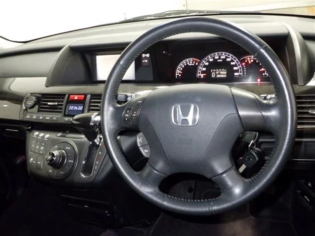 Honda Elysion  с аукциона в Японии