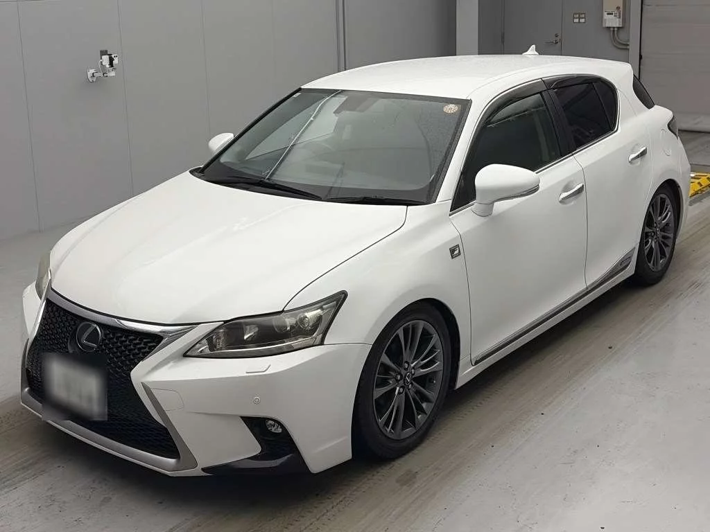 Lexus CT200h  с аукциона в Японии