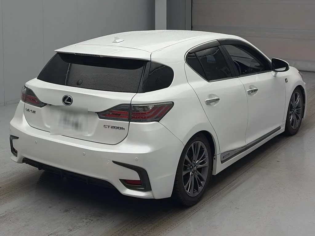 Lexus CT200h  с аукциона в Японии