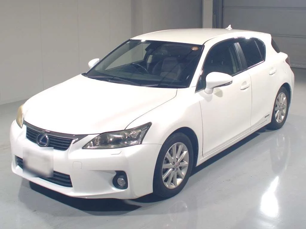 Lexus CT200h  с аукциона в Японии