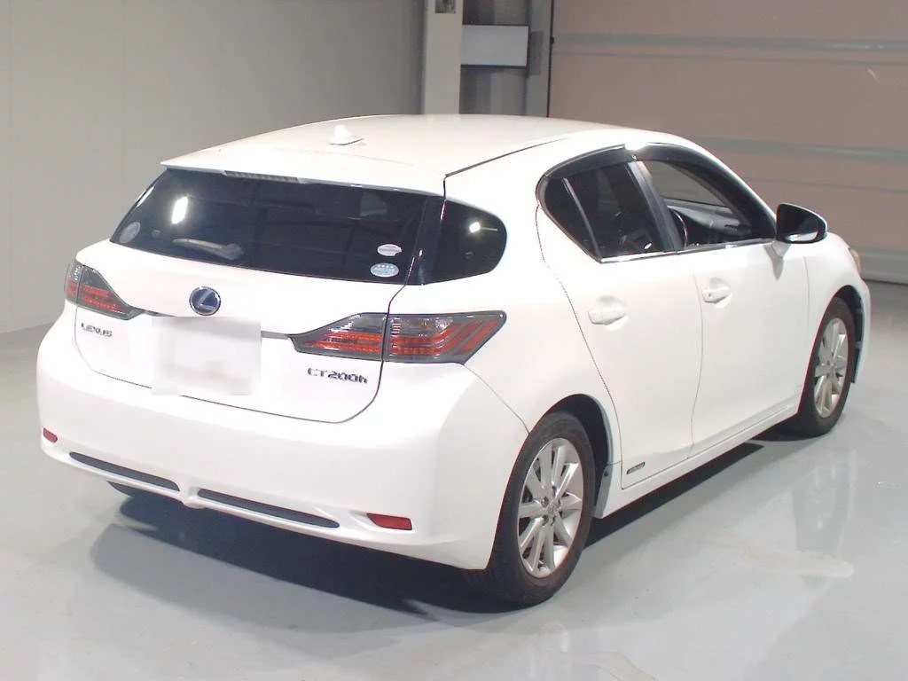 Lexus CT200h  с аукциона в Японии