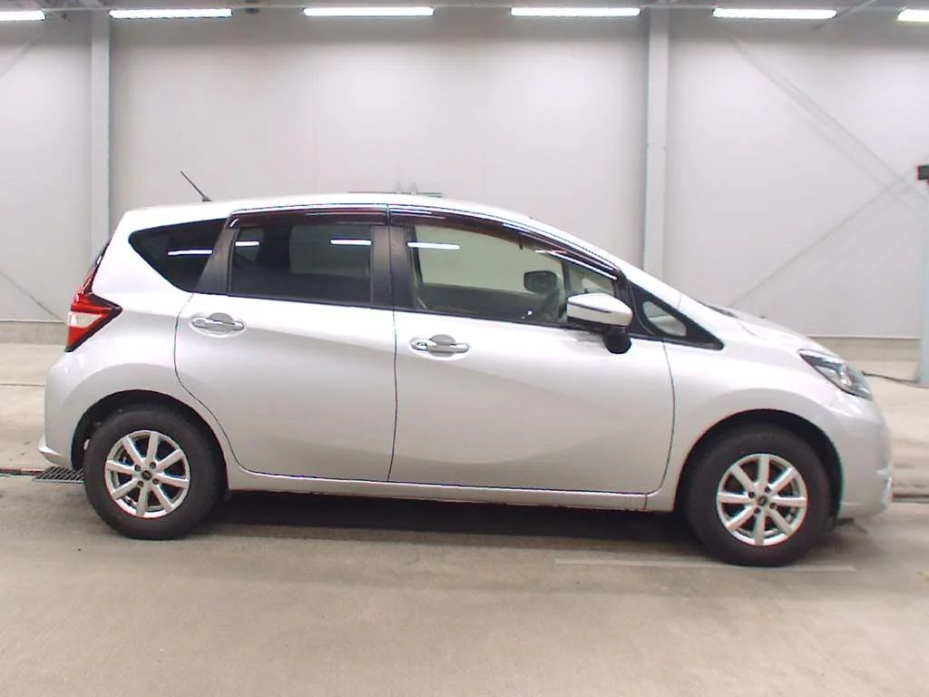 Nissan Note  с аукциона в Японии