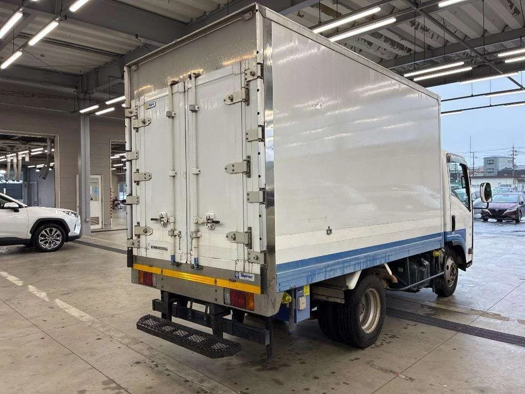 Isuzu Elf  с аукциона в Японии