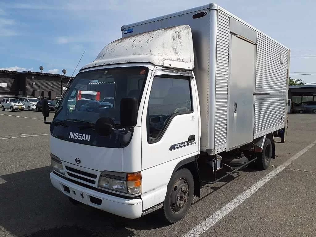 Nissan Atlas  с аукциона в Японии