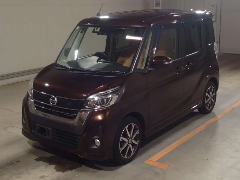 Nissan Dayz Roox  с аукциона в Японии