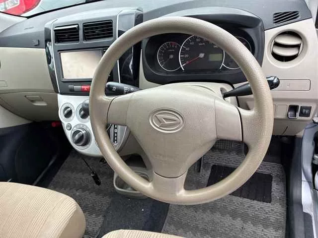Daihatsu Mira  с аукциона в Японии