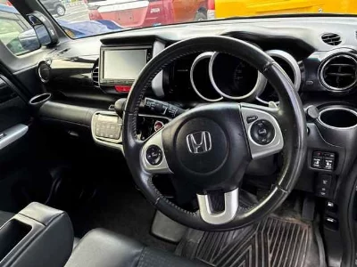 HONDA N BOX CUSTOM
