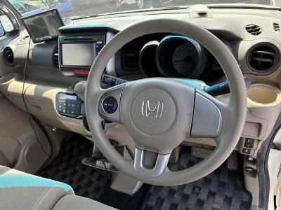 HONDA N BOX +