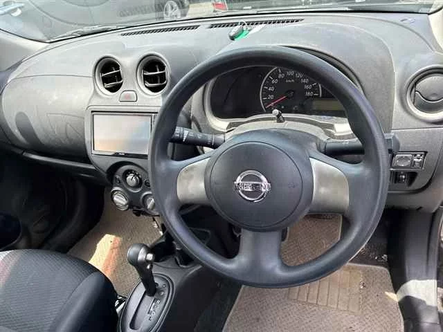 Nissan March  с аукциона в Японии