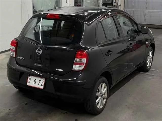 Nissan March  с аукциона в Японии