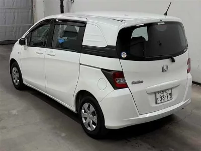 HONDA FREED SPIKE