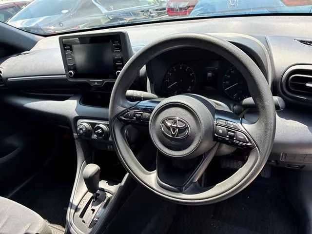 Toyota Yaris  с аукциона в Японии