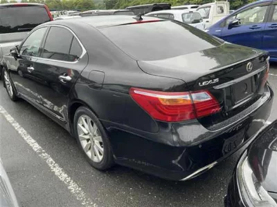 Lexus LS600h