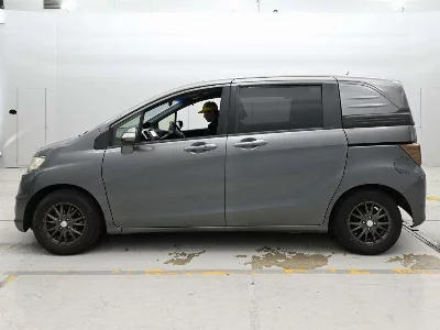 Honda Freed Spike