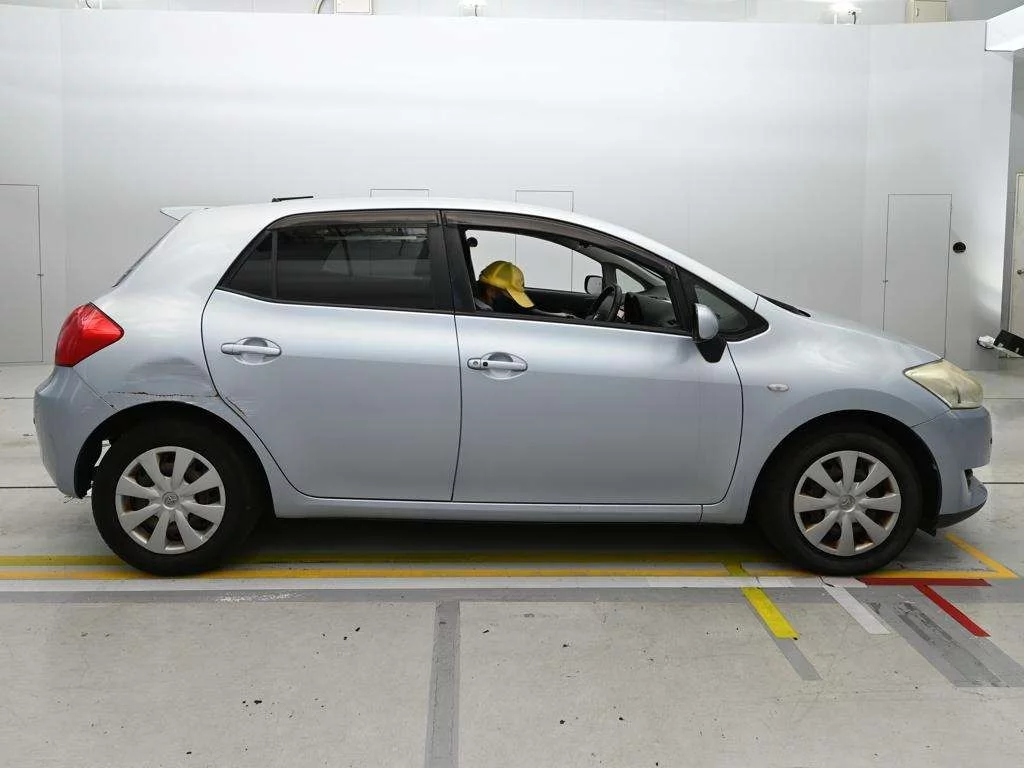 Toyota Auris  с аукциона в Японии