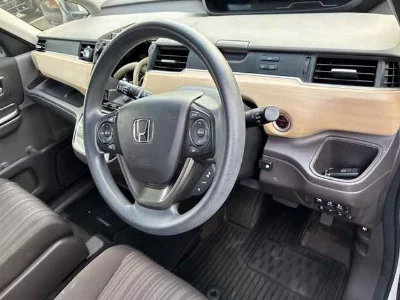 HONDA FREED HYBRID