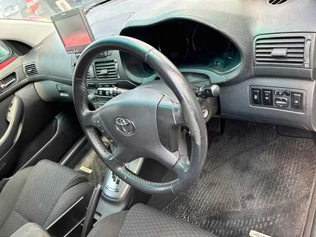Toyota Avensis  с аукциона в Японии