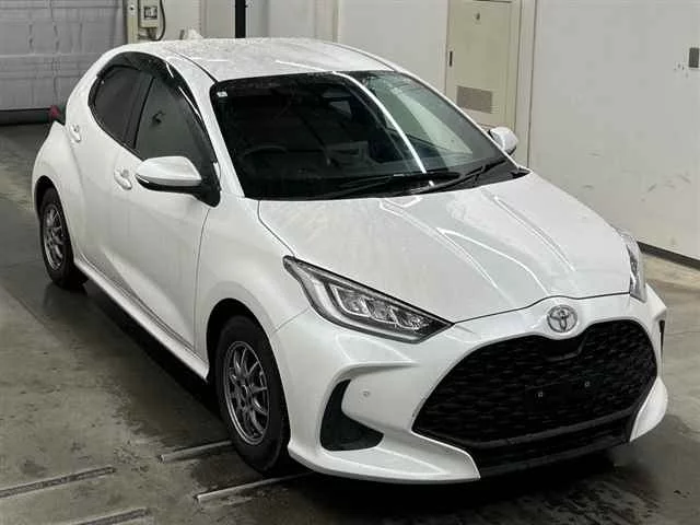 Toyota Yaris  с аукциона в Японии