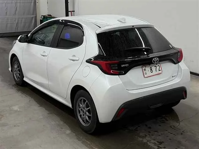 Toyota Yaris  с аукциона в Японии