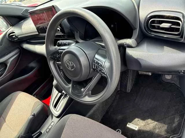 Toyota Yaris  с аукциона в Японии