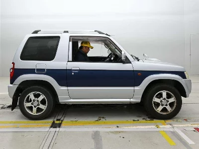 MITSUBISHI PAJERO MINI