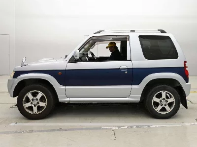 MITSUBISHI PAJERO MINI