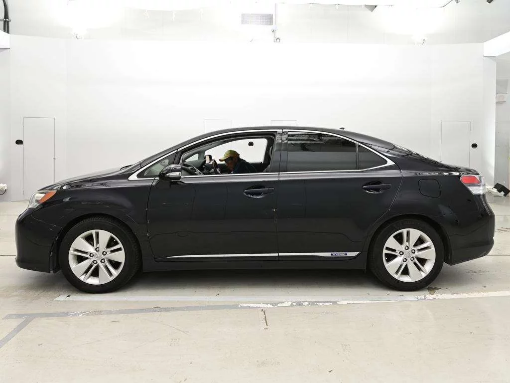 Lexus HS250h  с аукциона в Японии