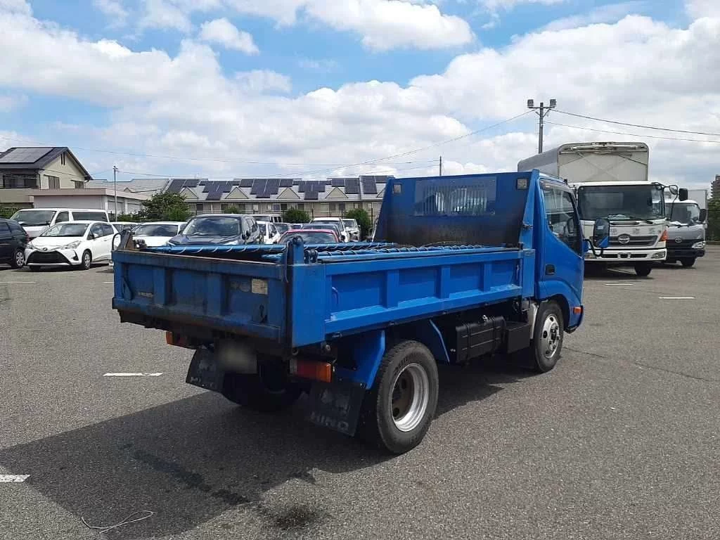 Hino Dutro  с аукциона в Японии