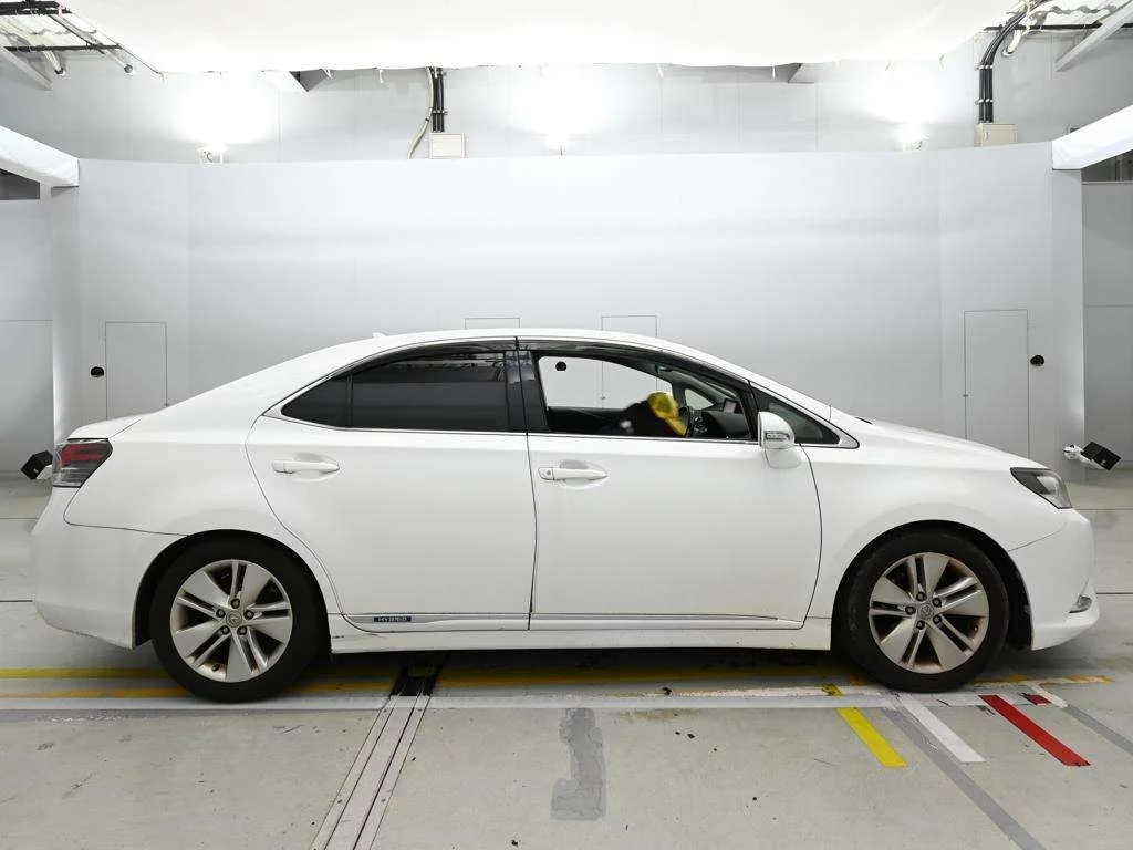 Lexus HS250h  с аукциона в Японии