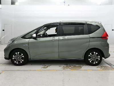 Honda FREED + HYBRID