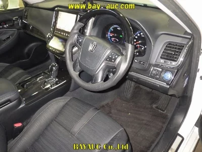 TOYOTA CROWN HYBRID