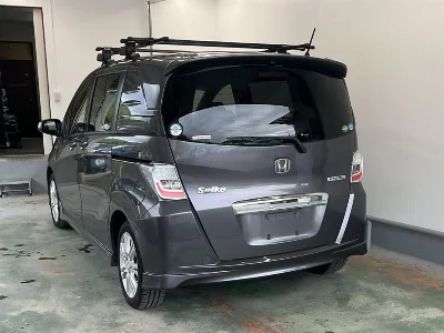 Honda FREED SPIKE HYBRID