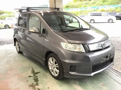 Honda FREED SPIKE HYBRID