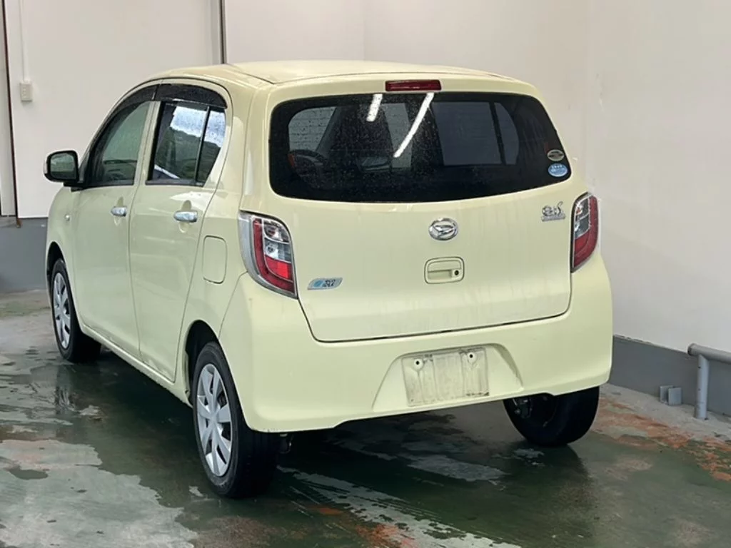 Daihatsu Mira e:S  с аукциона в Японии