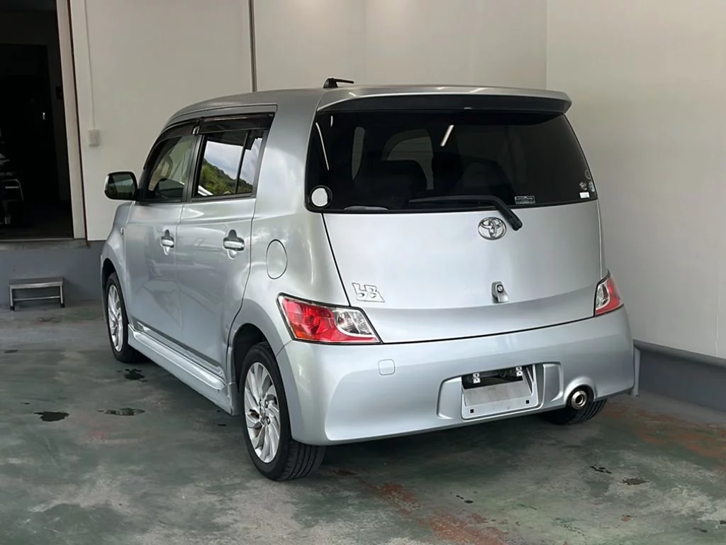 Toyota bB  с аукциона в Японии