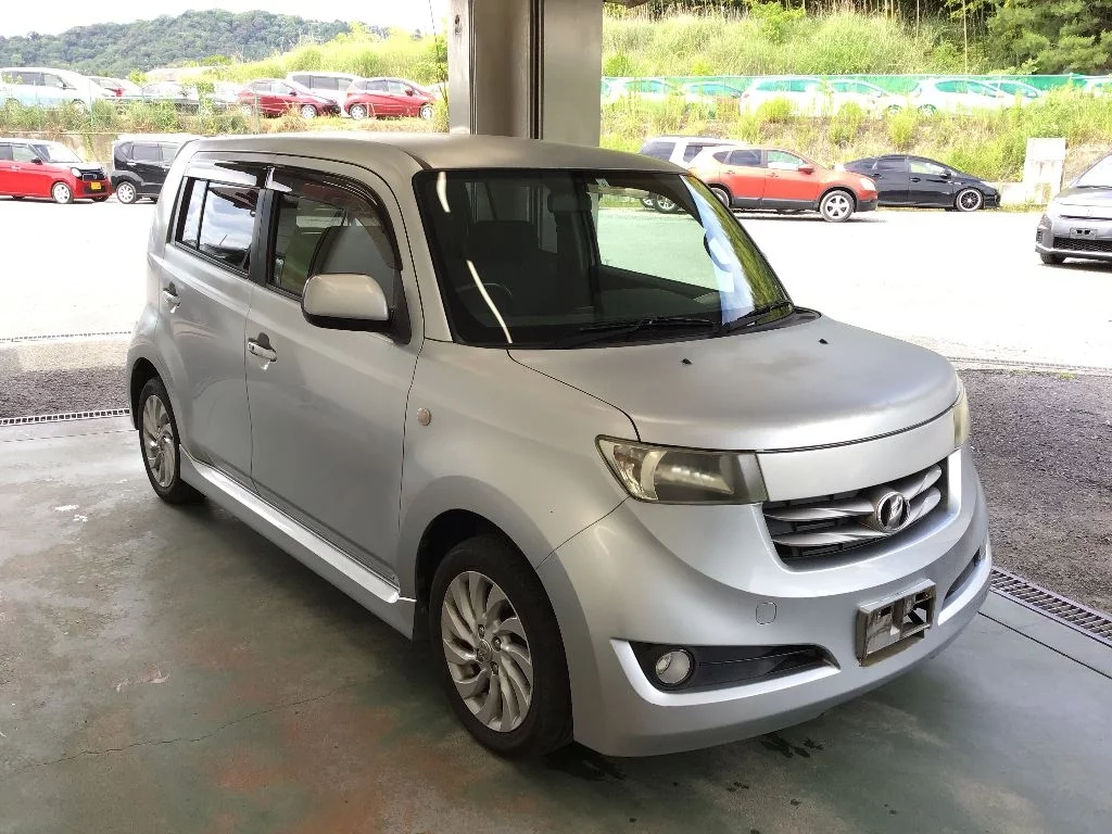 Toyota bB  с аукциона в Японии