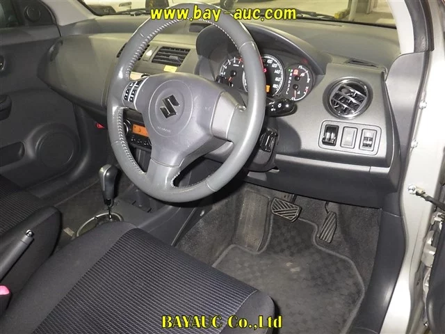 Suzuki Swift  с аукциона в Японии