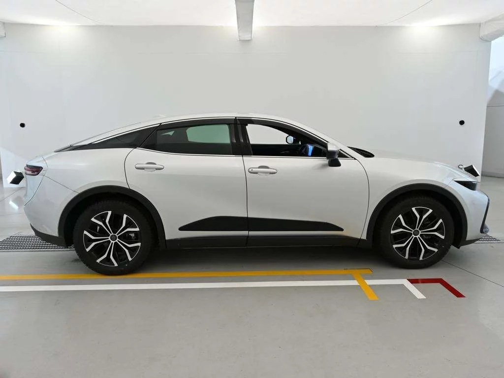 Toyota Crown Crossover  с аукциона в Японии