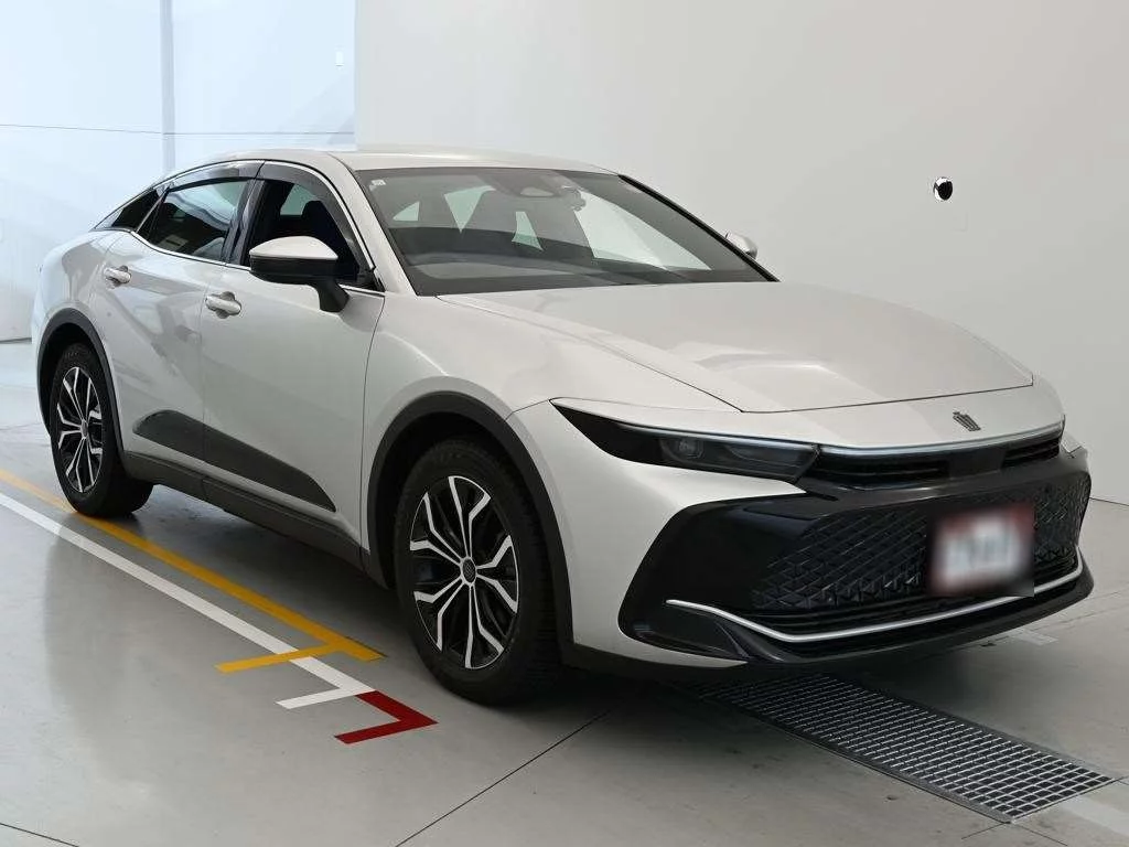 Toyota Crown Crossover  с аукциона в Японии