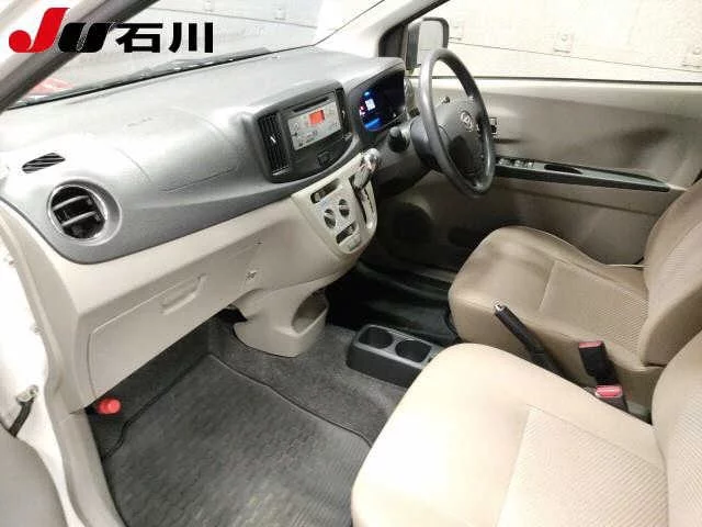 Daihatsu Mira e:S  с аукциона в Японии