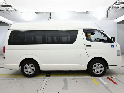 TOYOTA HIACE VAN