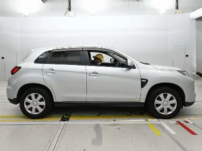 MITSUBISHI RVR