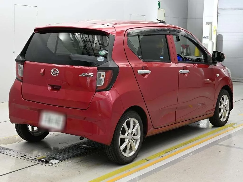 Daihatsu Mira e:S  с аукциона в Японии